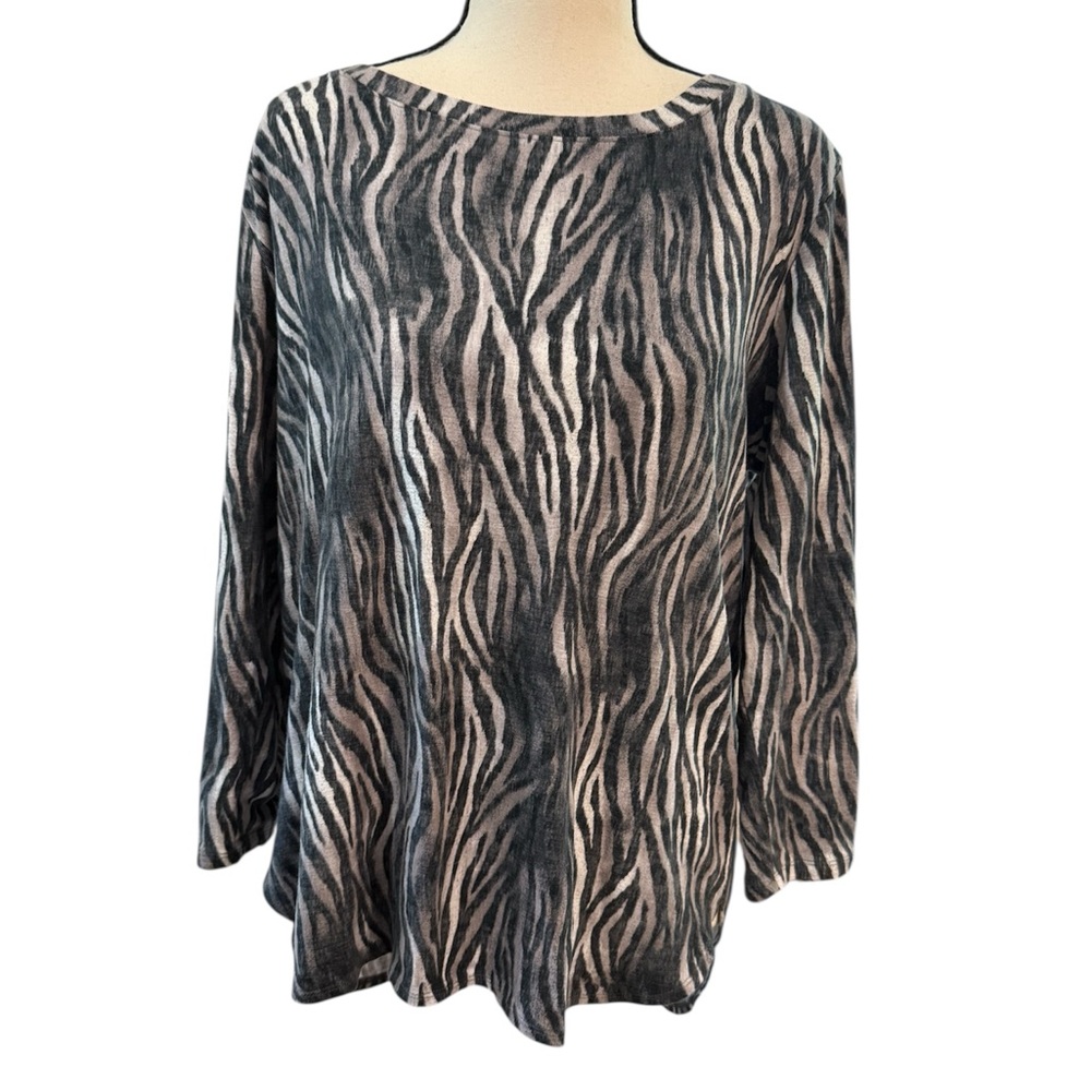 Tommy Bahama Black and cream Zebra Print Blouse size large
